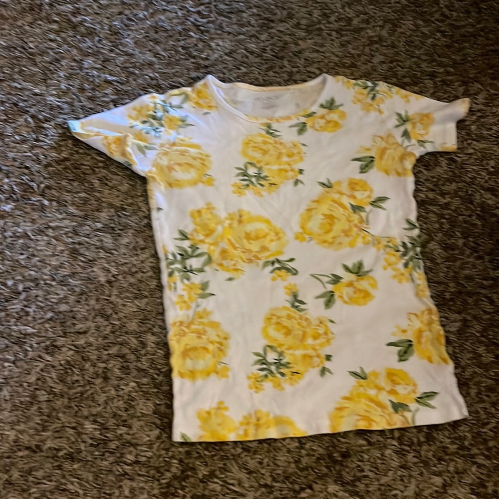 Yellow rose shirt
